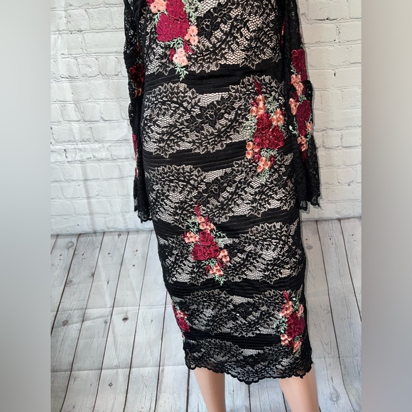 Venus Black, Red & Pink floral dress size 6 - Picture 3 of 16